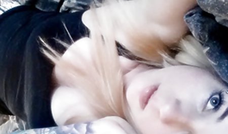 Fantasy سکس خارجی داستانی Luna Lain با صورت نشسته ، تی شرت مرطوب و لرزش الاغ