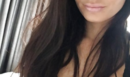 Cheerleaders شیطان پرست BurningAngel Pussy را سکس با زن کون گنده برای عکس گرفتن پیشنهاد می دهد